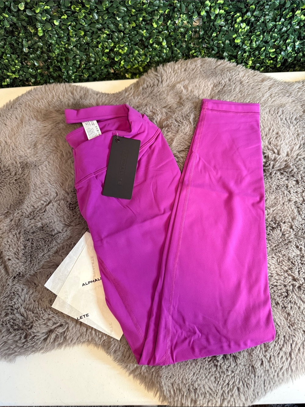 NWT Alphalete Leggings size medium - Picture 1 of 5